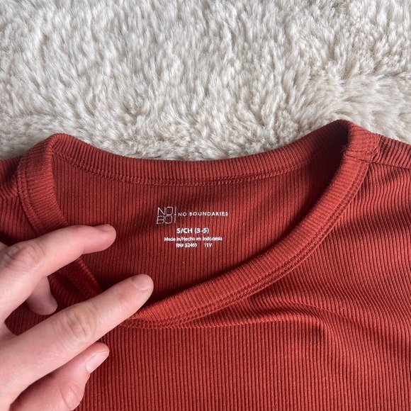 Women's Rust Ribbed Top - Picture 3 of 6